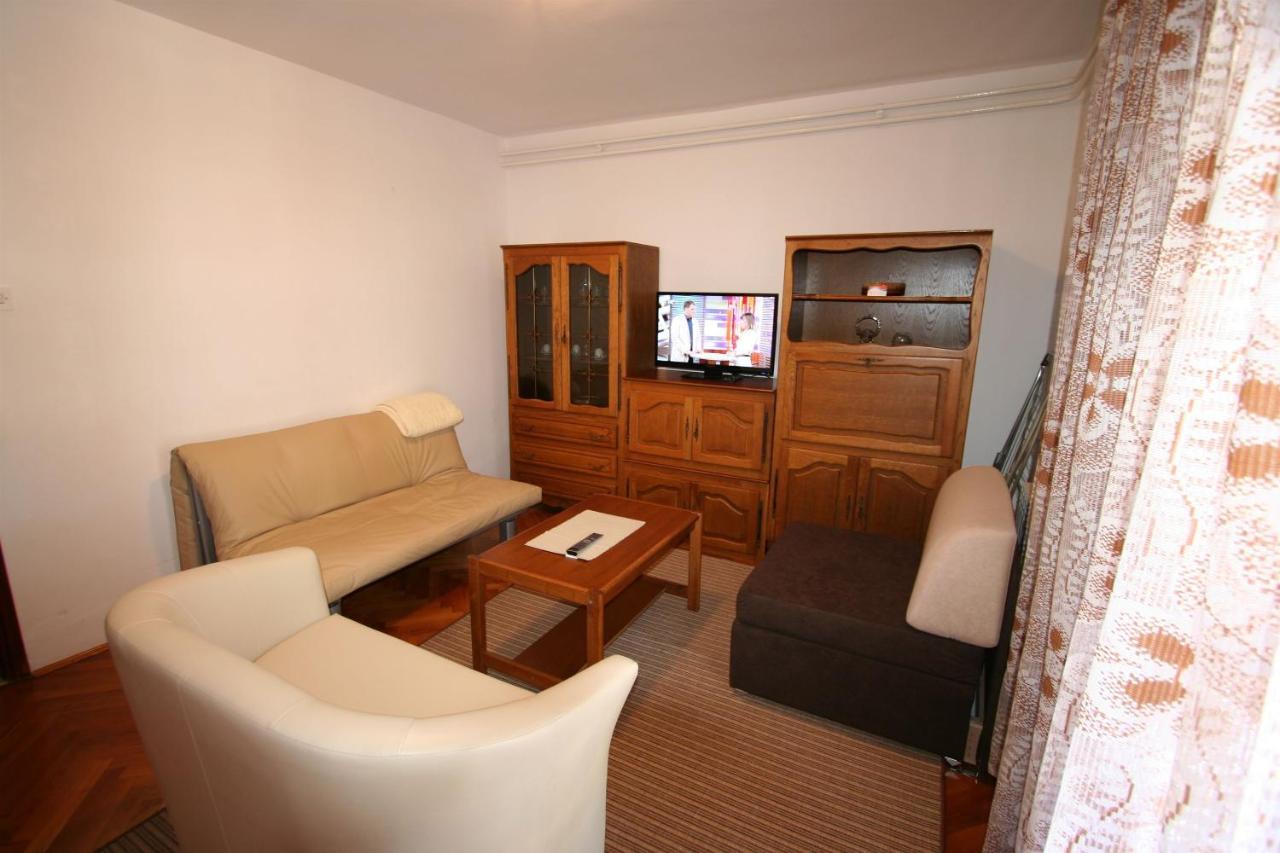 Apartments Grskovic G. Jesenovica ชิโล ภายนอก รูปภาพ
